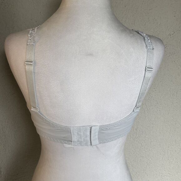 CURVE MUSE LACY WHITE BRA, UNDERWIRE CLOTH LINING SIZE - 36D - Picture 3 of 9